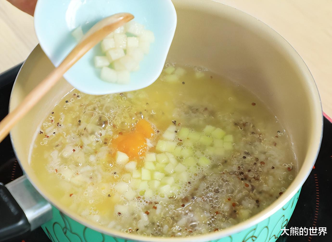 进入深秋,中老年人要牢记“4多吃2少吃”,驱寒降燥,秋冬少生病