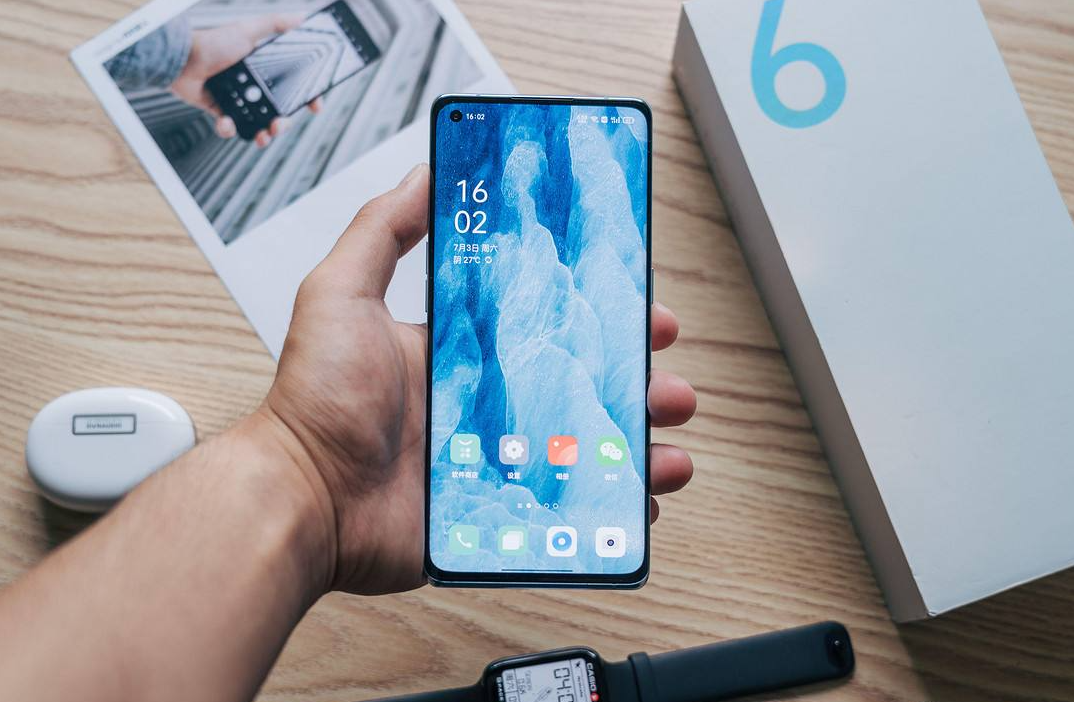 oppo reno|6400万四摄+65W闪充，顶配颜值旗舰价格亲民，跌至2599元