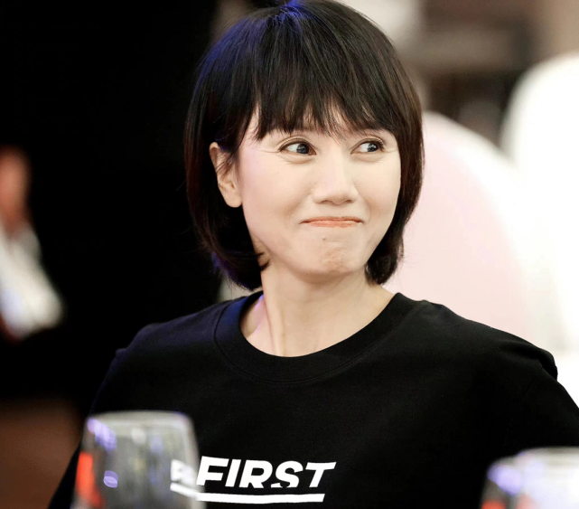 血糖 8位女星同活动比美！43岁章子怡少女麻花辫，周冬雨快“秃”了