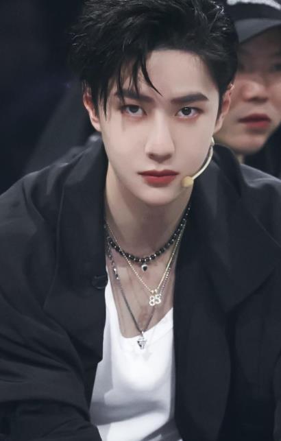 王一博|王一博爱说“大实话”,既不夸张,也不做作