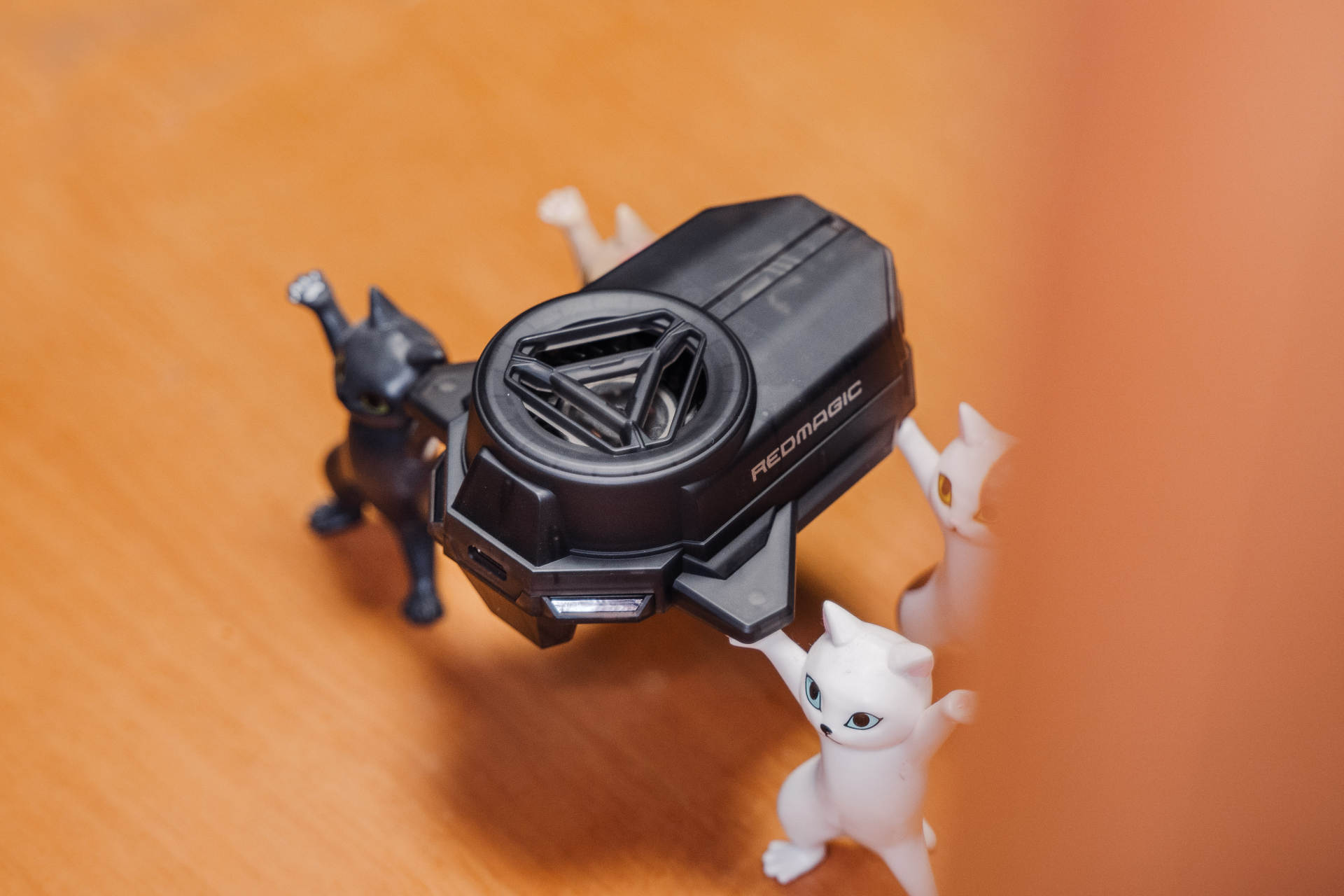 戴尔|骁龙8GN1救星,驯龙高手红魔涡轮散热背夹体验