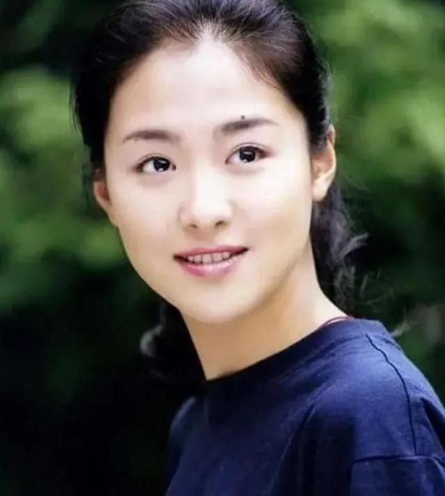 沈傲君|演员沈傲君:同居10年男友跑了,转身嫁外交官幸福美满