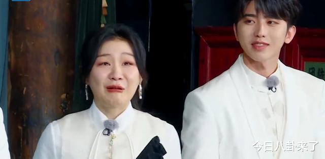 蔡徐坤|周深被综艺之神眷顾!蔡徐坤成功被金靖带偏,综艺拍成偶像剧感觉