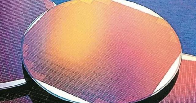 光刻机|78台光刻机和1500人,ASML开始变了