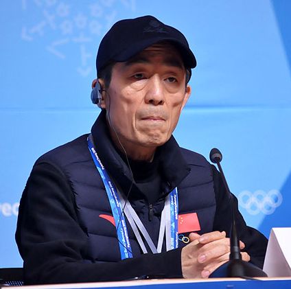 张艺谋|张艺谋：扬我国威！冬奥闭幕式要看哭观众，温暖、感动是重点