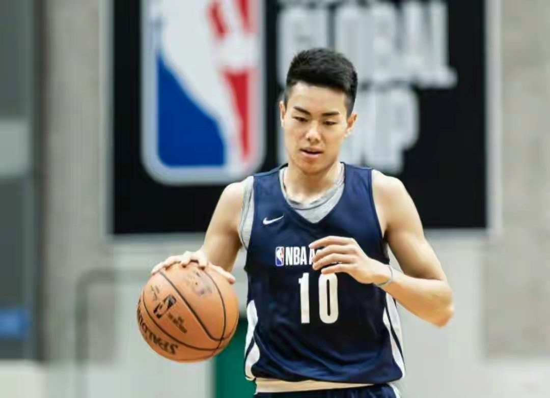 中国男篮|未来之星！以下7人是中国男篮希望！00后起男篮大旗，曾凡博领衔
