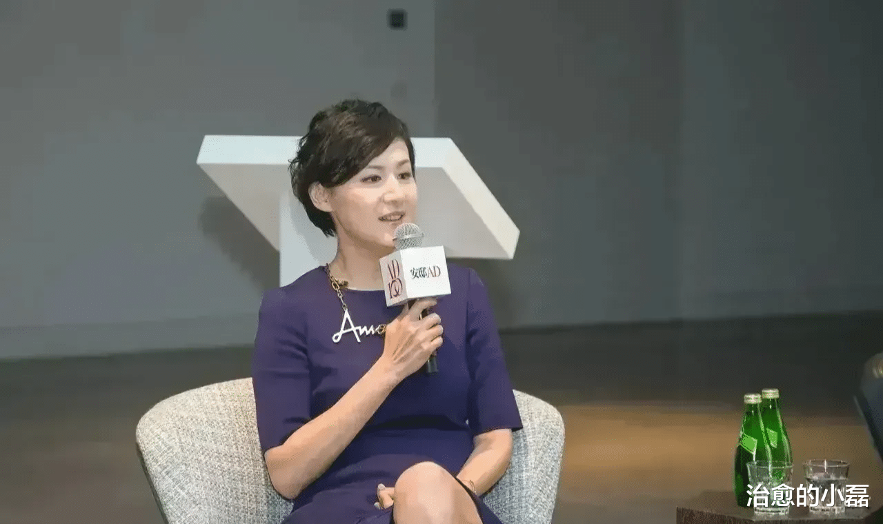 东方卫视|嫁给上海首富的东方卫视主播王津元,看上去越来越年轻了