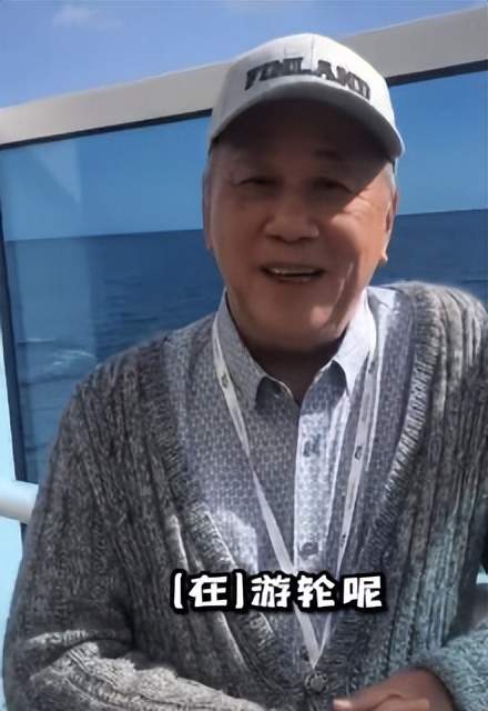 夏雨|演员夏雨被指移民温哥华!和苗侨伟聚会美女环绕,老到眉毛都发白