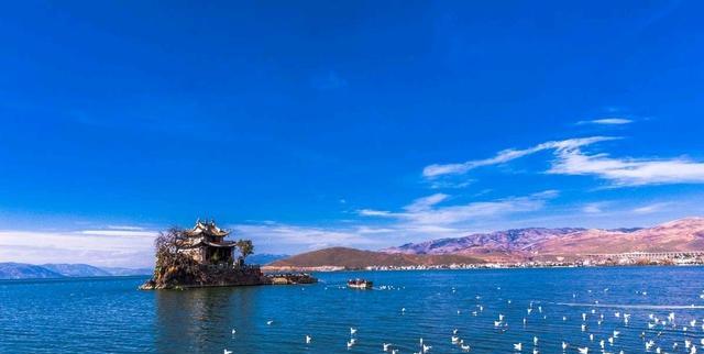 |英国游客拍到云南“洱海”照片,引发热议:这简直是大自然的馈赠