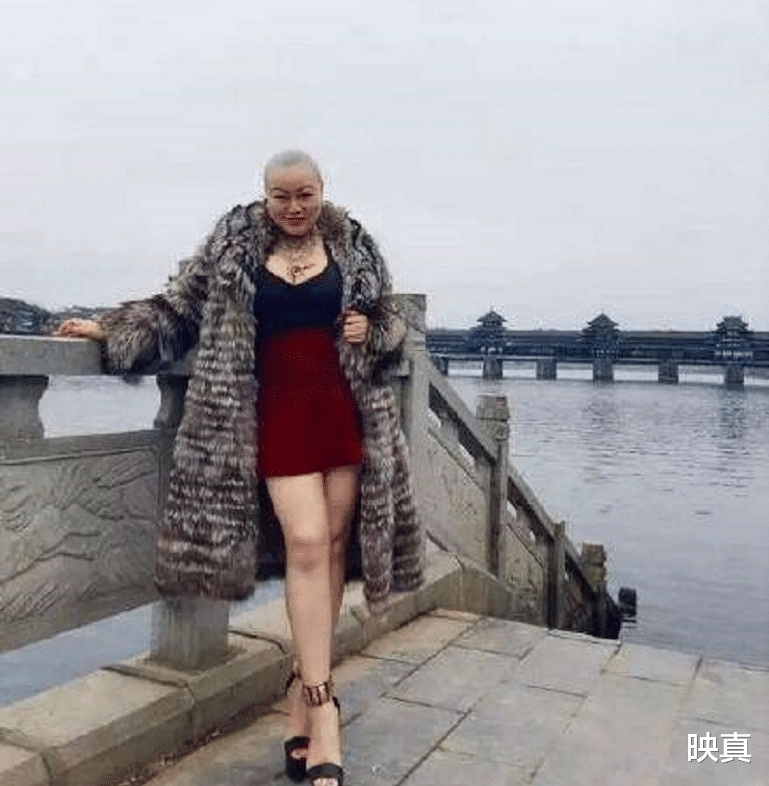 短视频|2019年,女富婆冯萍征婚:谁娶我就送谁宾利,如今结婚没?