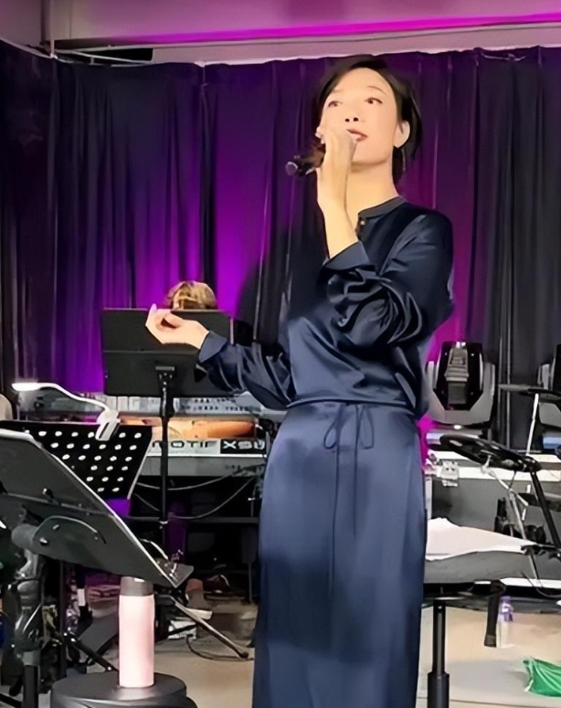 星光大道|歌手龙婷：曾是《星光大道》冠军，受邀参加春晚后，为何街头卖唱