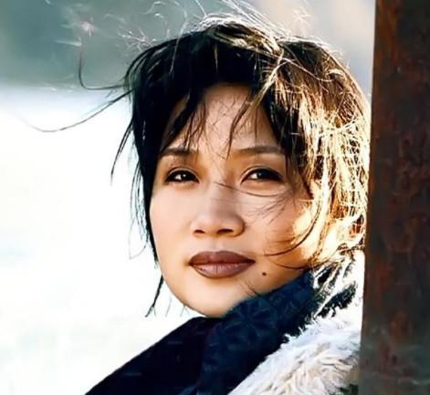 李娜|歌手李娜:爆红后突然出家,母亲流泪劝阻无果,陪伴女儿修行25年