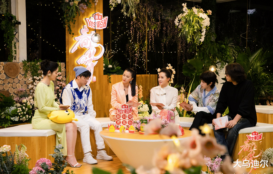 民族|俺都搞不清楚他们唱得算不算民歌，还追哪门子《春天花会开》啊？