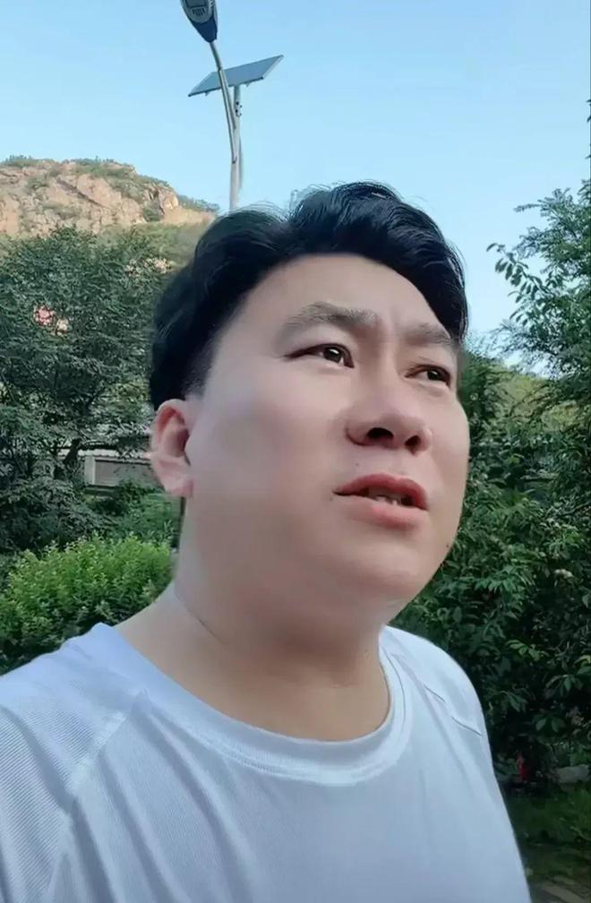 本山传媒|皮长山自曝:后悔加入本山传媒,每月8000工资,孩子奶粉钱都不够