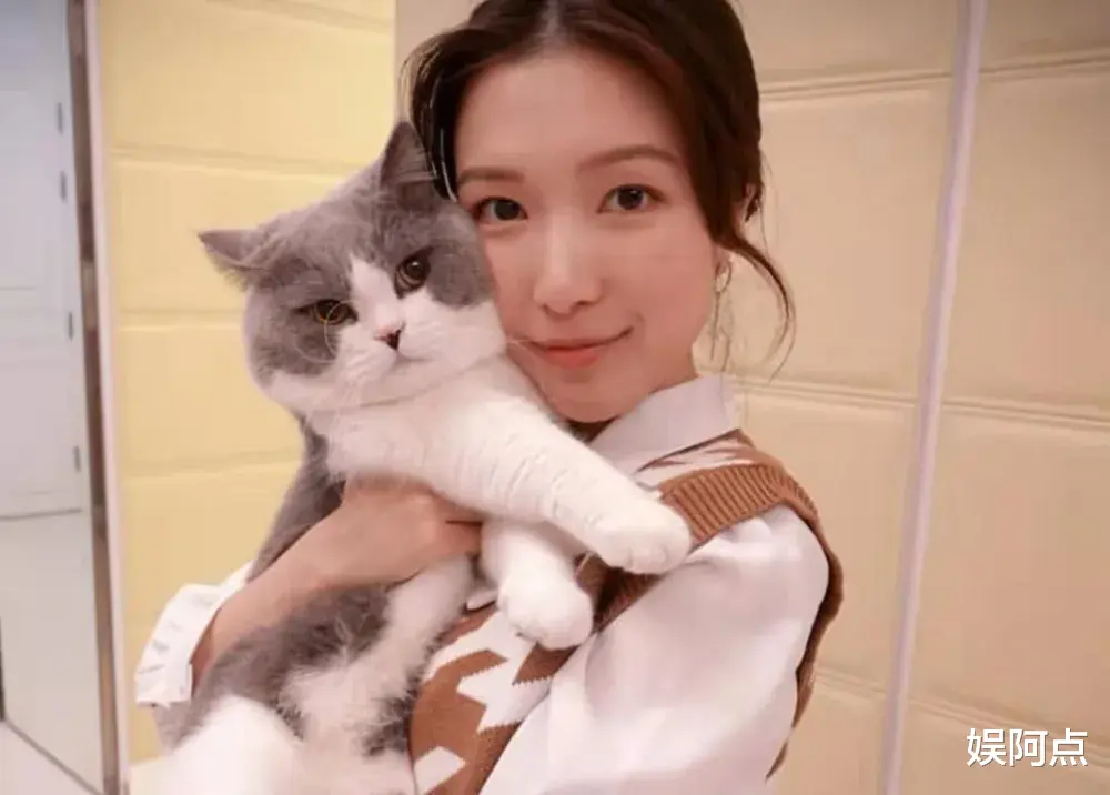 郭嘉文|林宣妤隔离期间晒画,已深得李泽楷宠爱!郭嘉文和男歌手关系暧昧