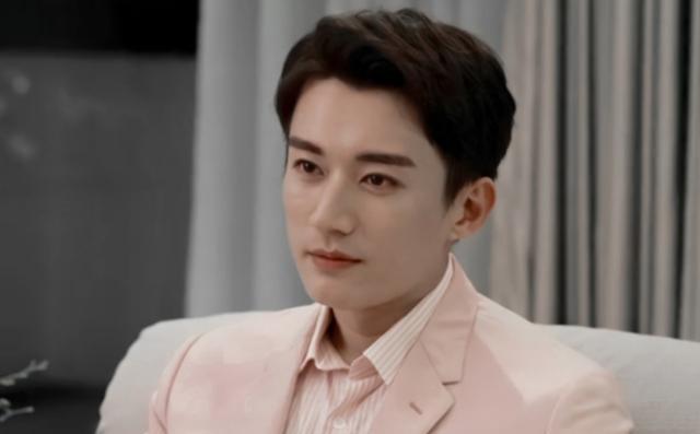 |《盗墓笔记》5位真人解雨臣，张艺兴版经典，这位霸气侧漏太绝了