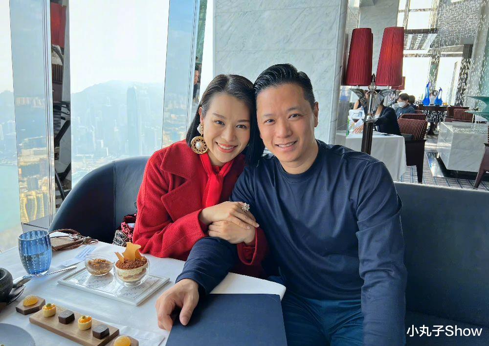 王凯|生三子后完全放开了！42岁胡杏儿不惧生图曝光，满头白发盖不住