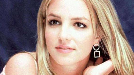 布兰妮·斯皮尔斯|被父亲奴役13年的“小甜甜”，体内被放节育器，不让她见自己孩子