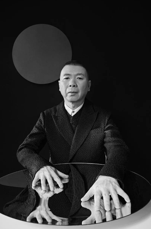 薛凯琪|冯小刚女儿冯思羽：心疼被抛弃的生母，也同情继母徐帆的“遭遇”