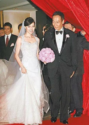 刘诗诗|嫁给郭台铭当百亿豪门女主人,曾馨莹凭什么“击败”林志玲刘嘉玲