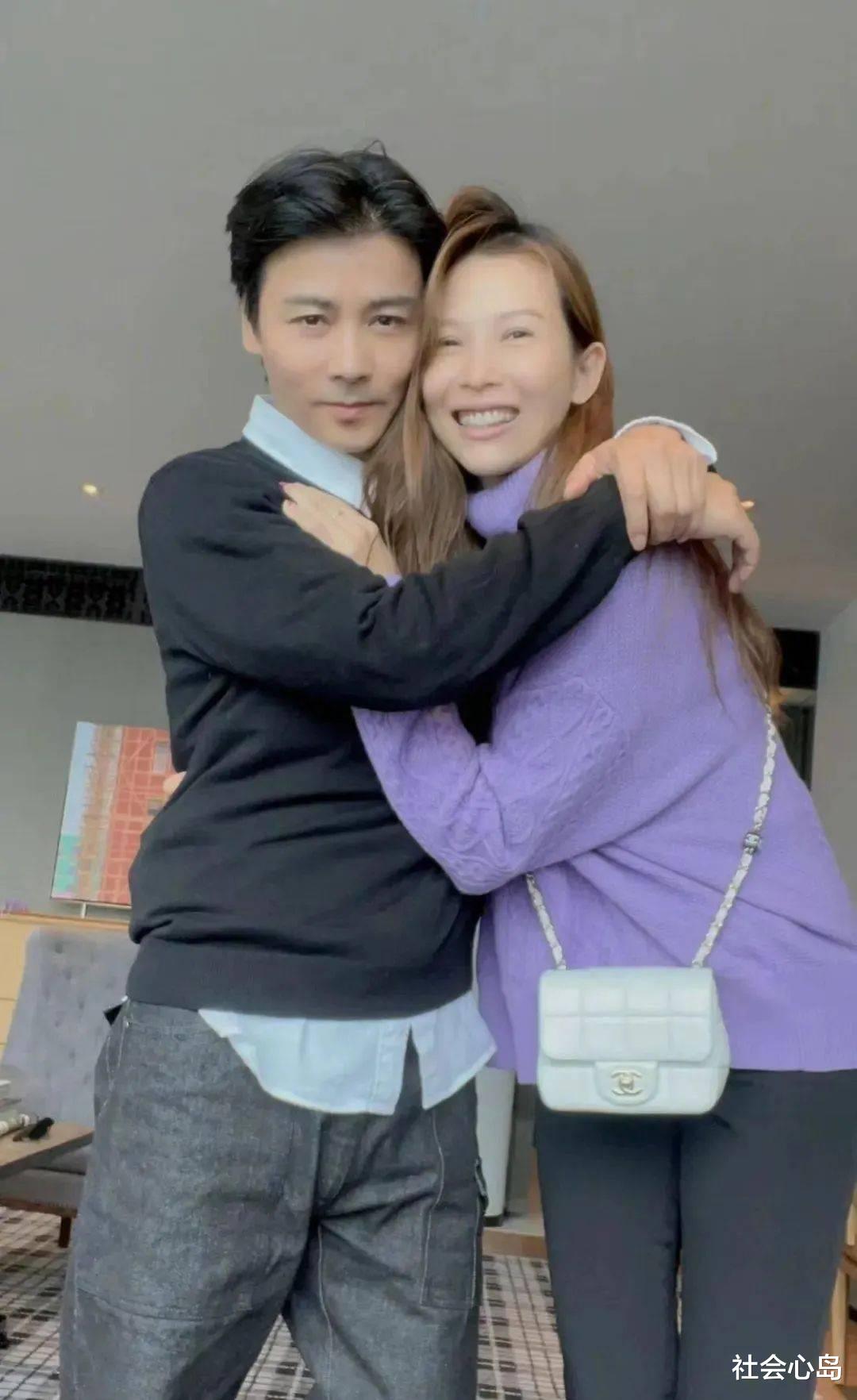 豪宅|8位港星回香港过年，苗侨伟全家从国外回港，刘嘉玲晒香港豪宅