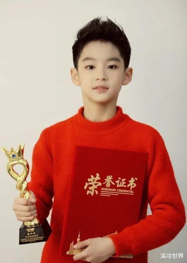 董璇|一点都不浪费爹妈基因：这些星二代个个长得古灵精怪，活泼又好看