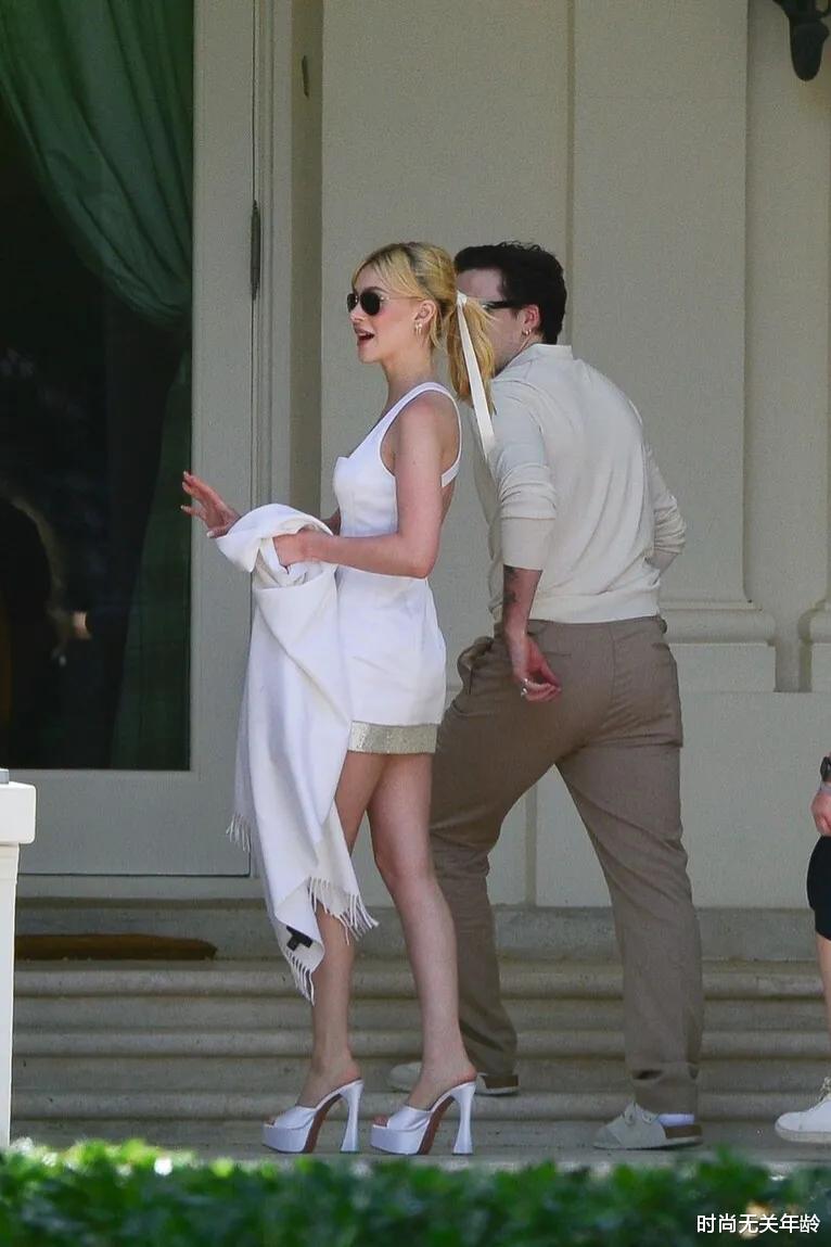 高温来袭,小白裙才是夏季“懒人”们的首选!不用搭配也时髦!