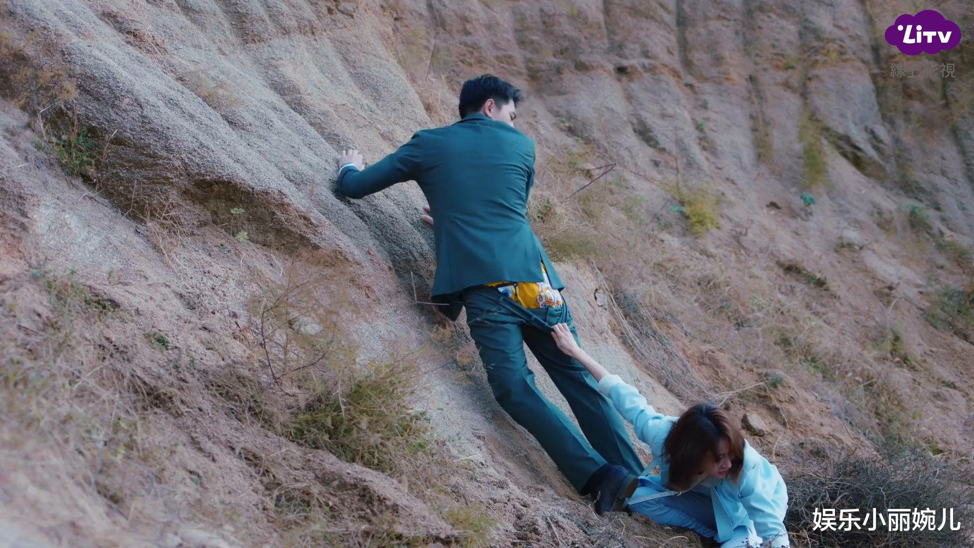 林更新|林更新遭吴谨言当场脱裤，卡通内在美超鲜艳全场笑翻