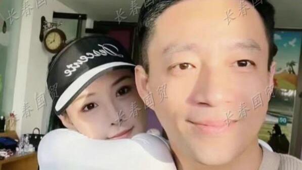 汪小菲|张颖颖与汪小菲合影照曝光，二人正式官宣恋情！张兰却出面否认