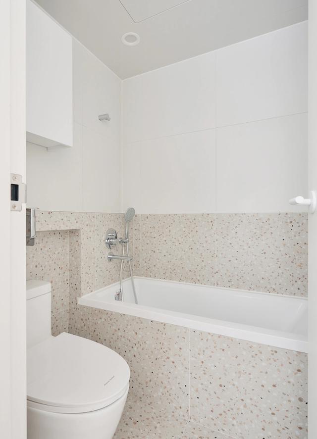 一家6口的379㎡私宅，2个娃3个娱乐房，大露台改“足球场”，阔气