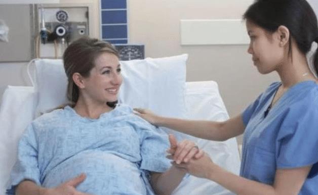 卡戴珊|有种“强悍”叫卡戴珊，别人生娃哭天喊地，她生娃像拔萝卜一样