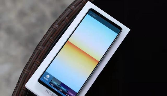 索尼Xperia|一声不吭大降1500，索尼“4nm机皇”也想挤兑国产