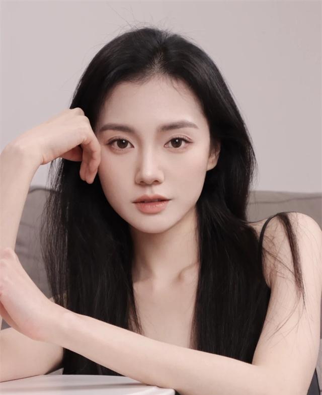 化妆 想要提高自己气质，可以从化妆开始，让你不在受到鄙视