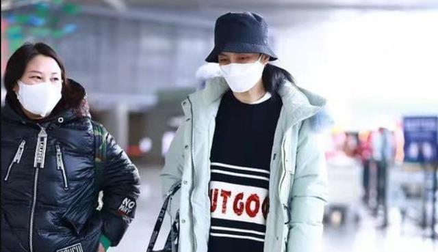 胡可|胡可年轻的时候太好看了，如今重回娱乐圈，她却在快速苍老