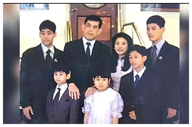 思蕊梵公主不计较奶奶把母亲撵出国门，还继承其衣钵发扬泰丝文化