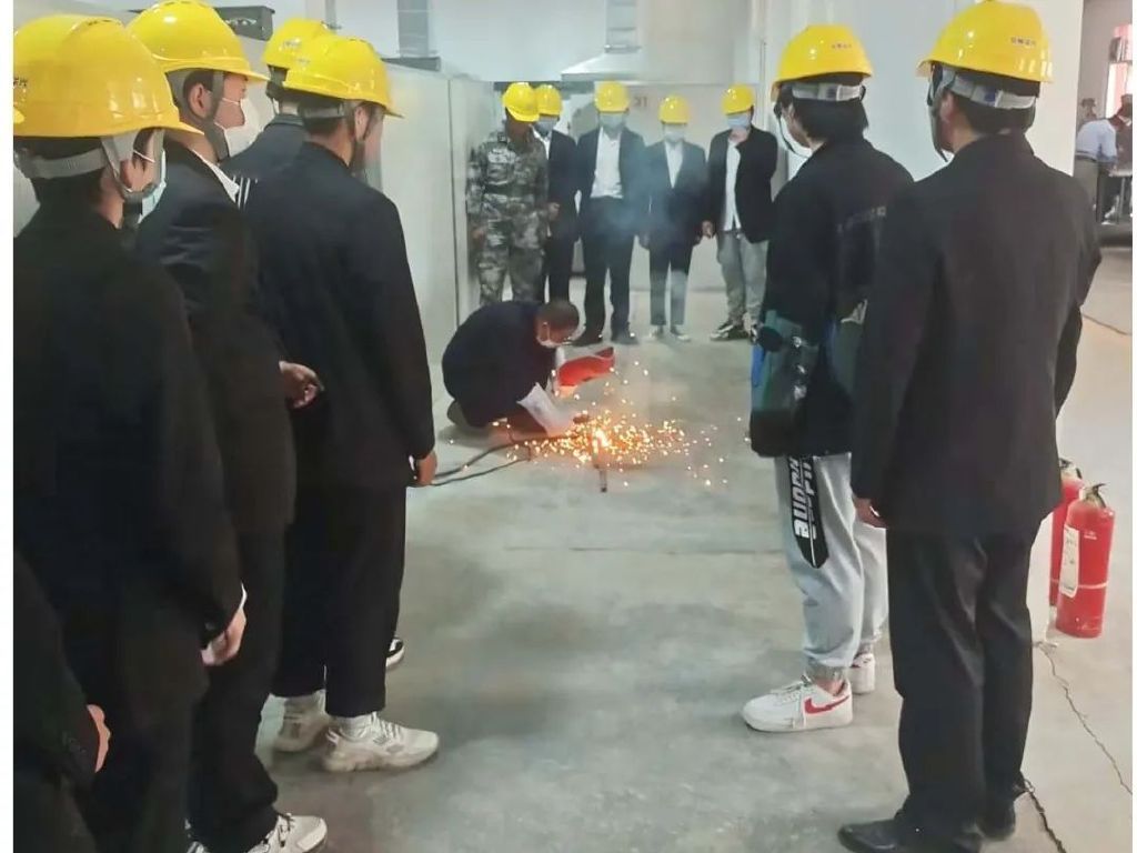 衬衫|育新时代工匠 西安铁道职业学校实训基地（一）丨铆焊实训基地