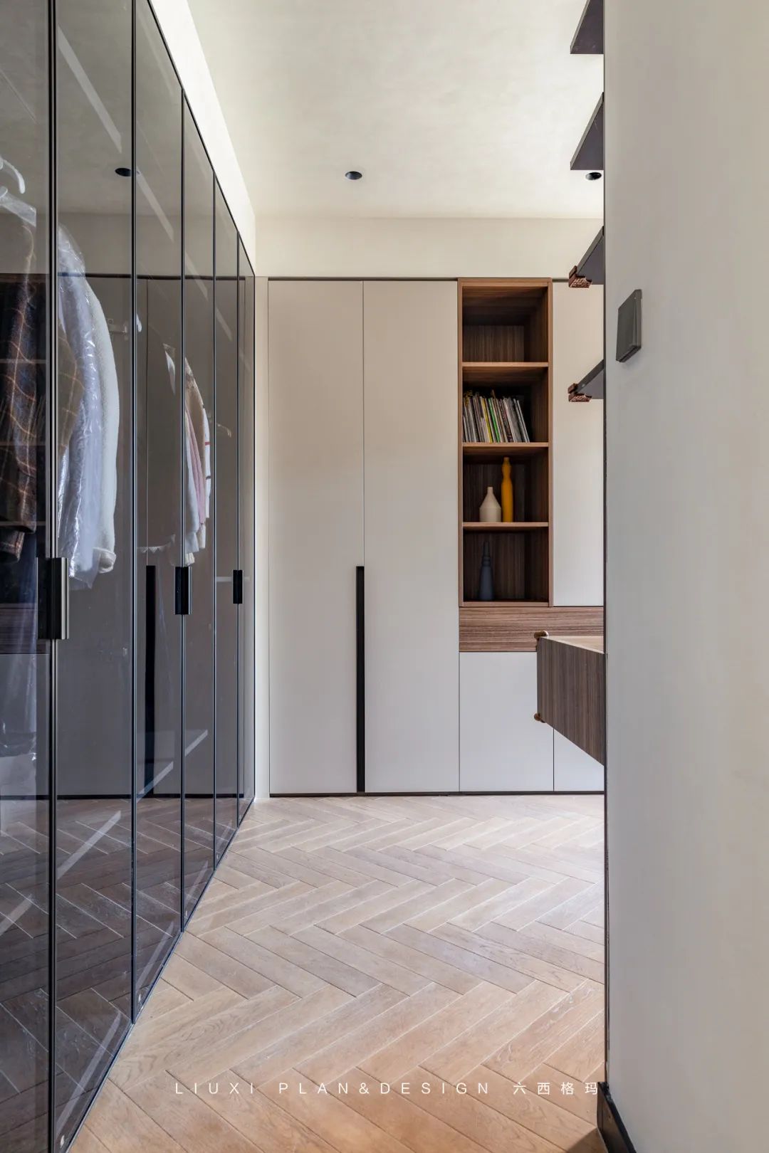 126平米现代风装修设计 无主灯+无踢脚线 90后个性家