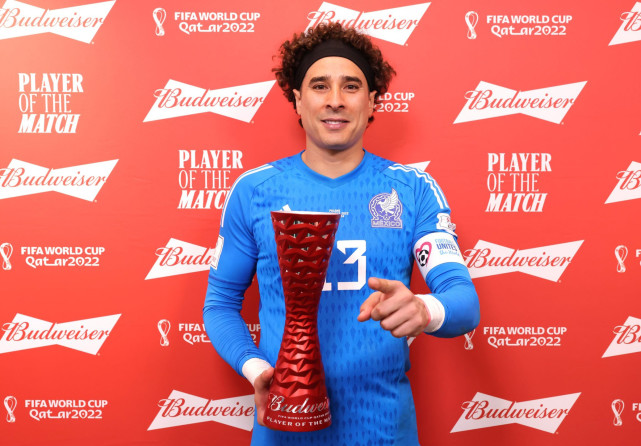 罗伯特·莱万多夫斯基|墨西哥吴镇宇扑出莱万点球，0-0波兰！5届元老获最佳，创2项纪录