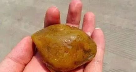 翡翠|翡翠赌石 , 不弄清楚翡翠的“皮、雾、肉”,怎么捡漏?