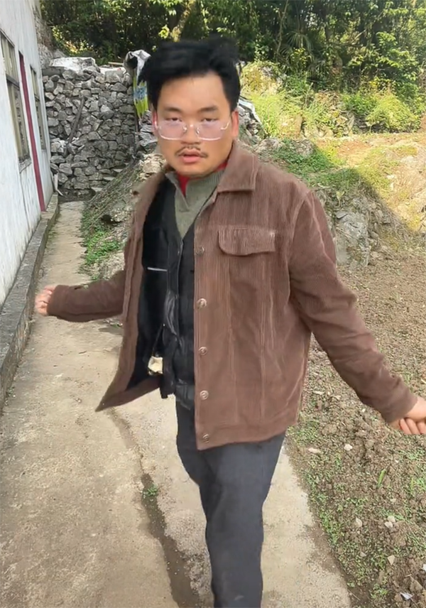 王宝强|王宝弱黄小渤组“强渤组合”,直播卖惨求打赏,网友早已看穿