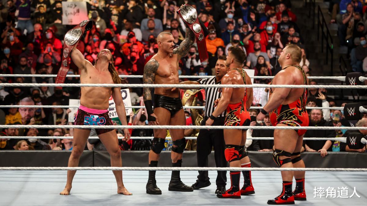 wwe|“RK老铁”痛失双打腰带！露珠有望斩获WWE生涯首个冠军头衔