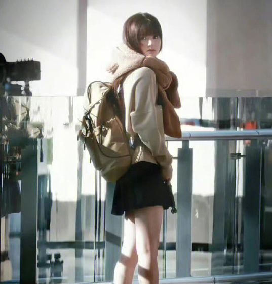 赵露思 《偷偷藏不住》名场面路透!赵露思短发哭唧唧,陈哲远眼神温柔!