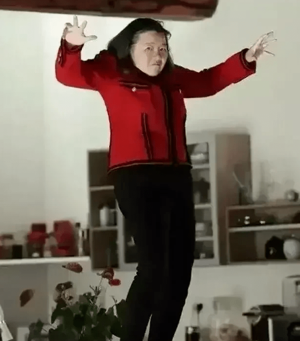 张扬|陈凯歌61岁前妻洪晃疑似精神出问题？