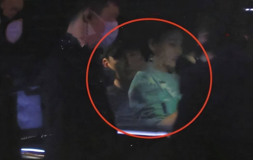 秋瓷炫|秋瓷炫拍视频高调秀恩爱，大赞丈夫幽默爱干净，不发脾气非常爱她