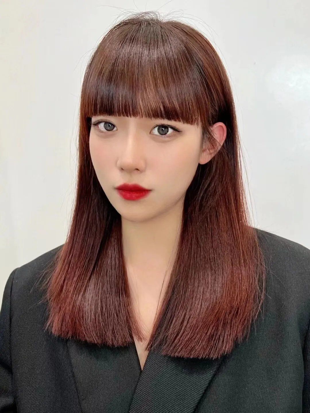 短发 白发阿姨做纹理短发,年轻女生做狼尾发型,效果都很美