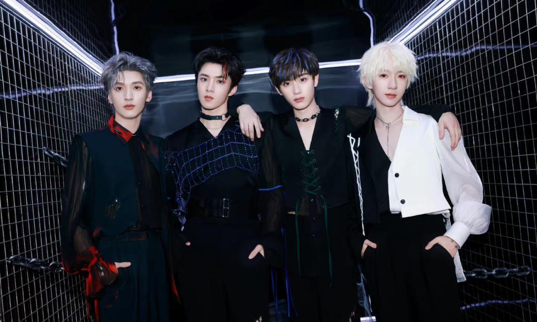 丁程鑫|质疑TNT成员“摆烂”,丁程鑫怒怼stf!公司推诿甩锅成普遍现象