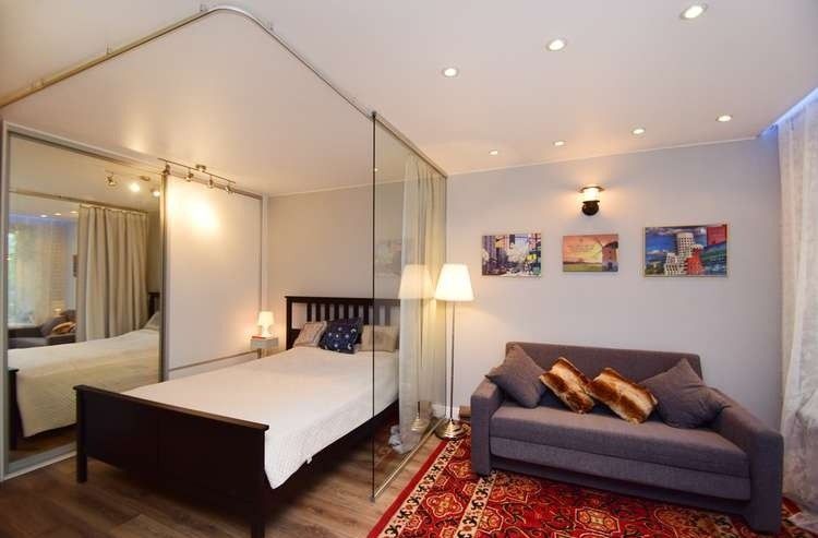 58岁夫妻住34㎡小屋,卧室个客厅用帘子阻隔,那叫一个高级