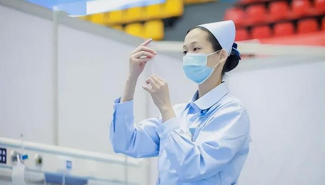 护士|那男生学护理很好找工作?过来人道出实情,上班后才知道上当了