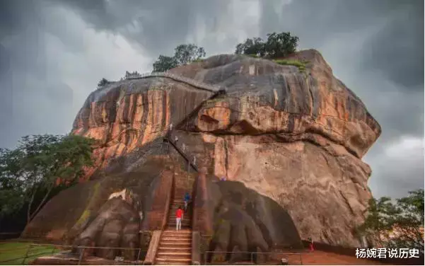 狮子岩|世界遗产之一,建在200米高空的庞大宫殿,历经几个世纪却无人知晓