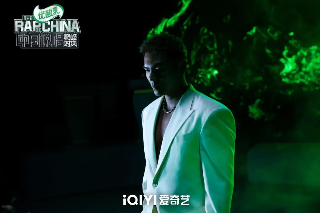 中国说唱巅峰对决|《中国说唱巅峰对决》“2017组”重聚,艾热李佳隆再唱《星球坠落》回忆拉满!